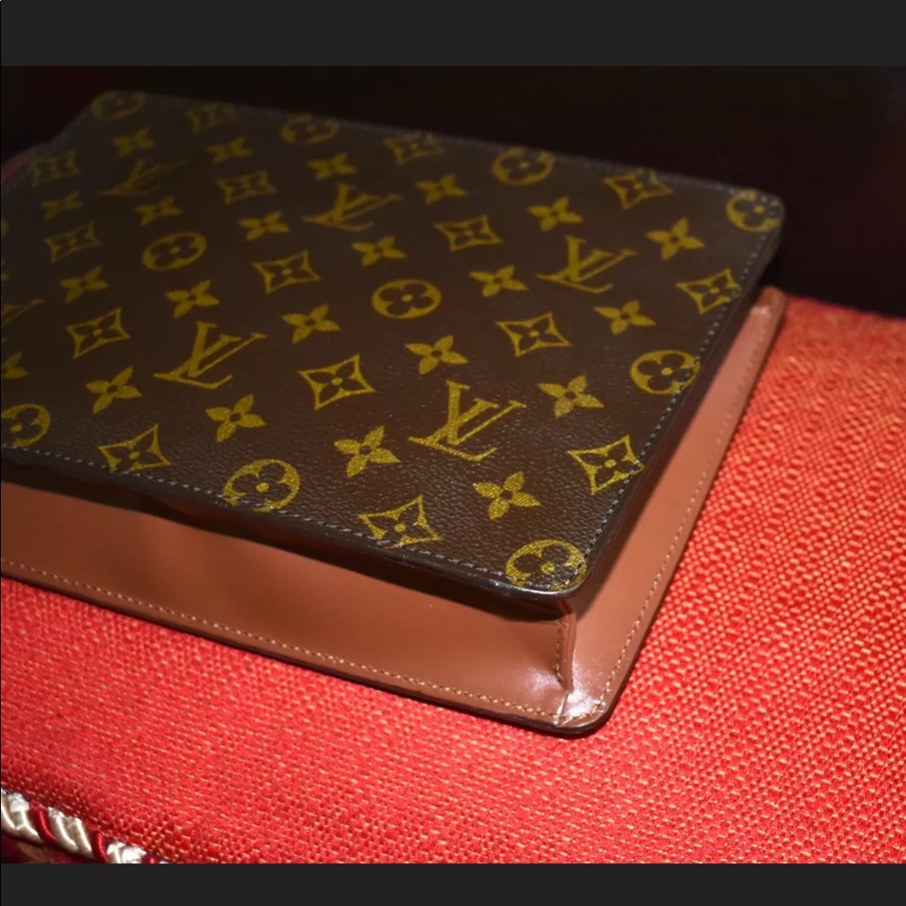 AUTHENTIC LOUIS VUITTON CLUTCH VINTAGE - Picture 7 of 11
